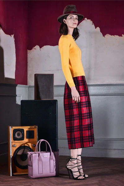 Look 10